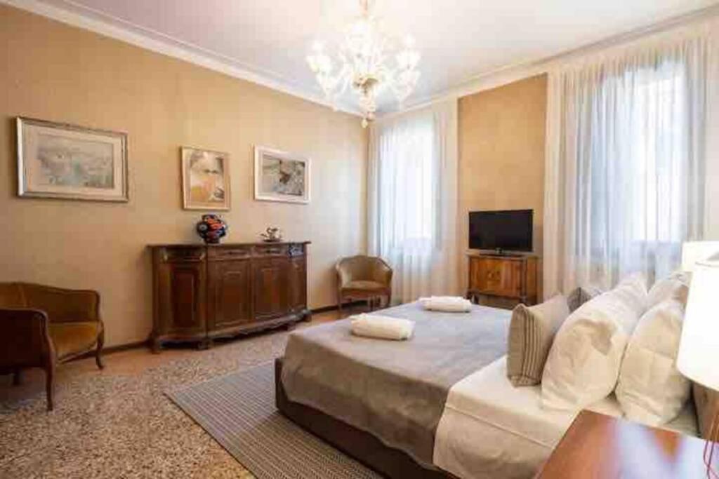 Ca’ Pesaro Rooftop Terrace Apartment.