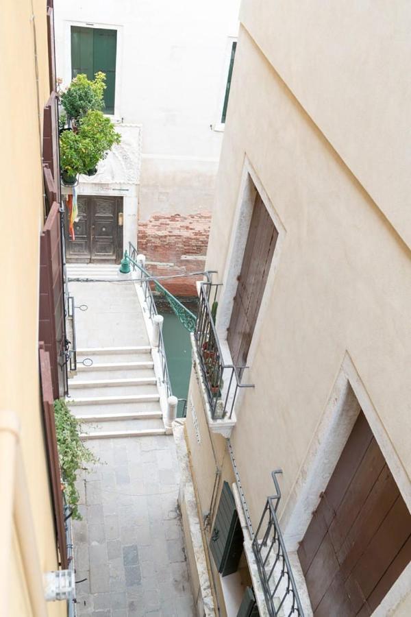 Ca' Pesaro Rooftop Terrace Apartment. * Venedig